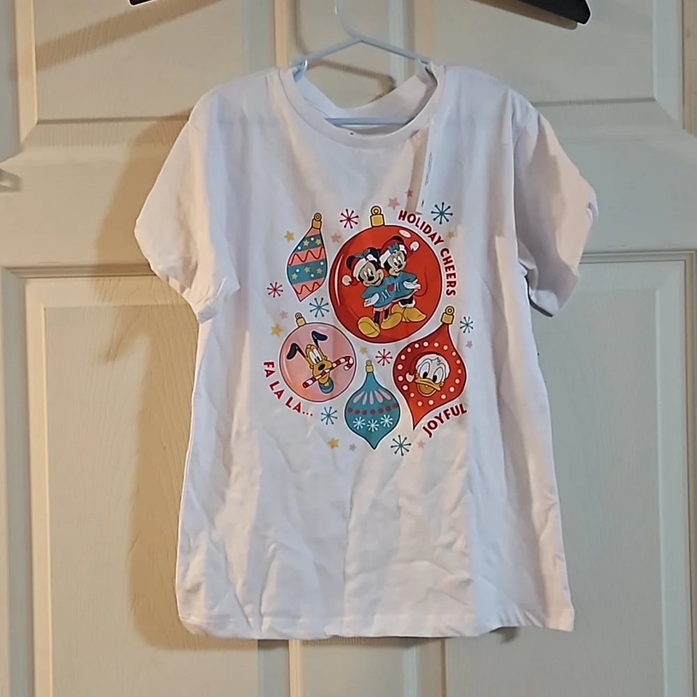 DISNEY MICKEY AND FRIENDS HOLIDAY CHEER TEE: WHITE: NEW WITH TAGS: SIZE M (7/8)
